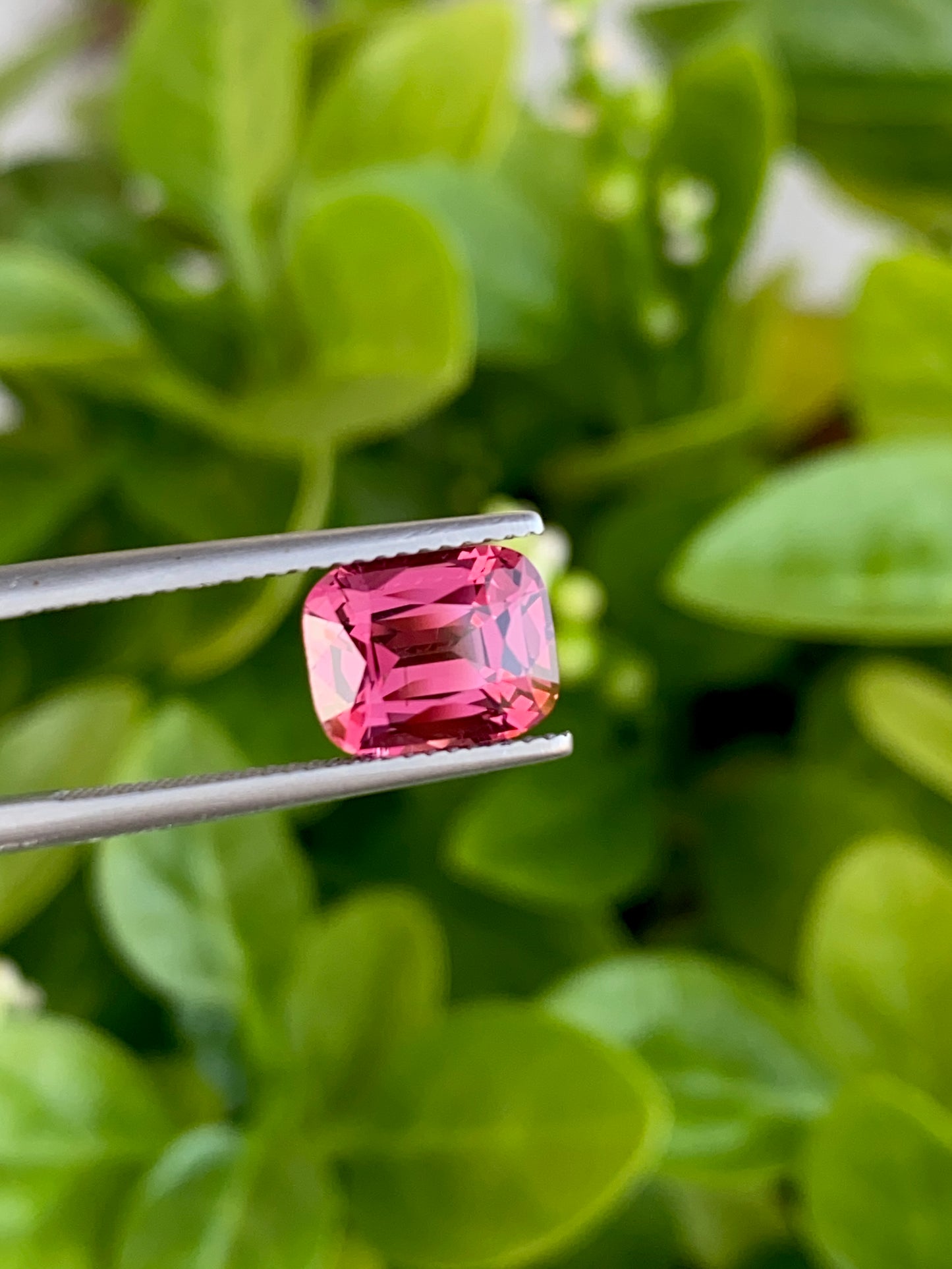 Deep Red Spinel - 3.55 Carat - Certified - Cushion Cut - Tanzania