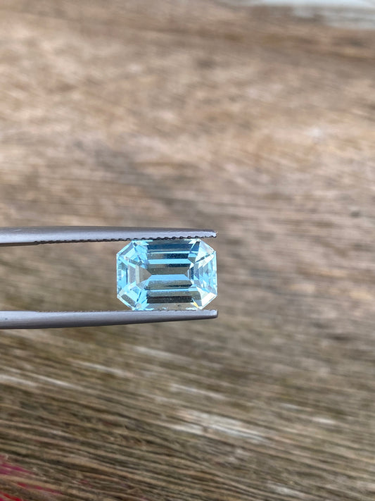 Natural Aquamarine 4 Crt - Emerald Cut