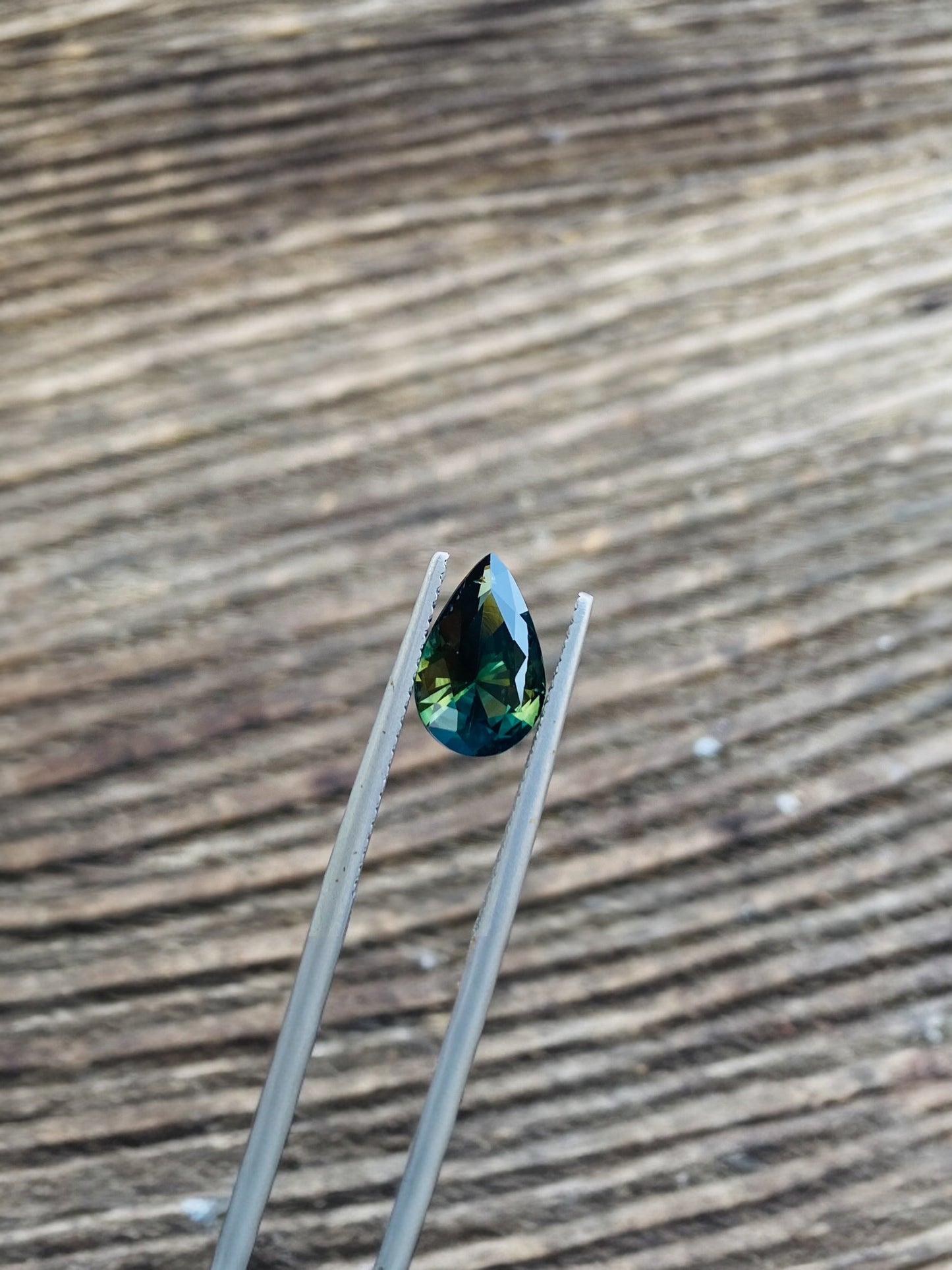 Australian Deep Teal/Parti Sapphire - 2.67 Carat - Heated