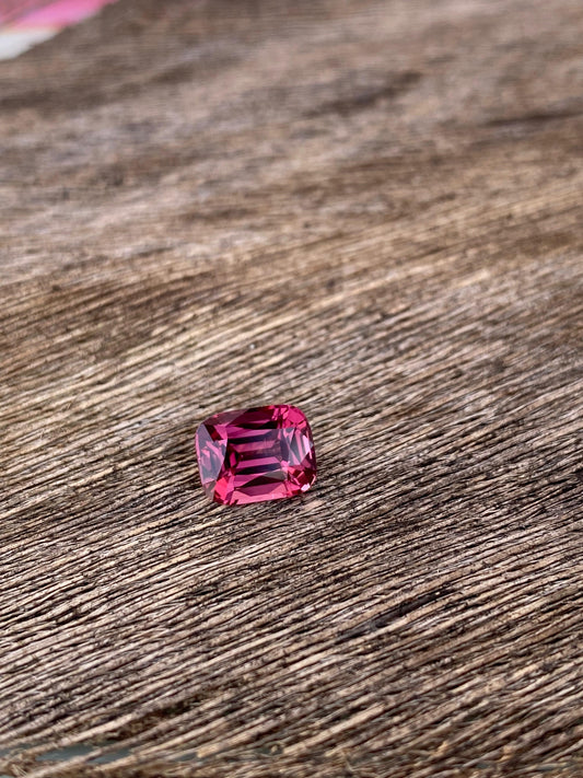 Deep Red Spinel - 3.55 Carat - Certified - Cushion Cut - Tanzania